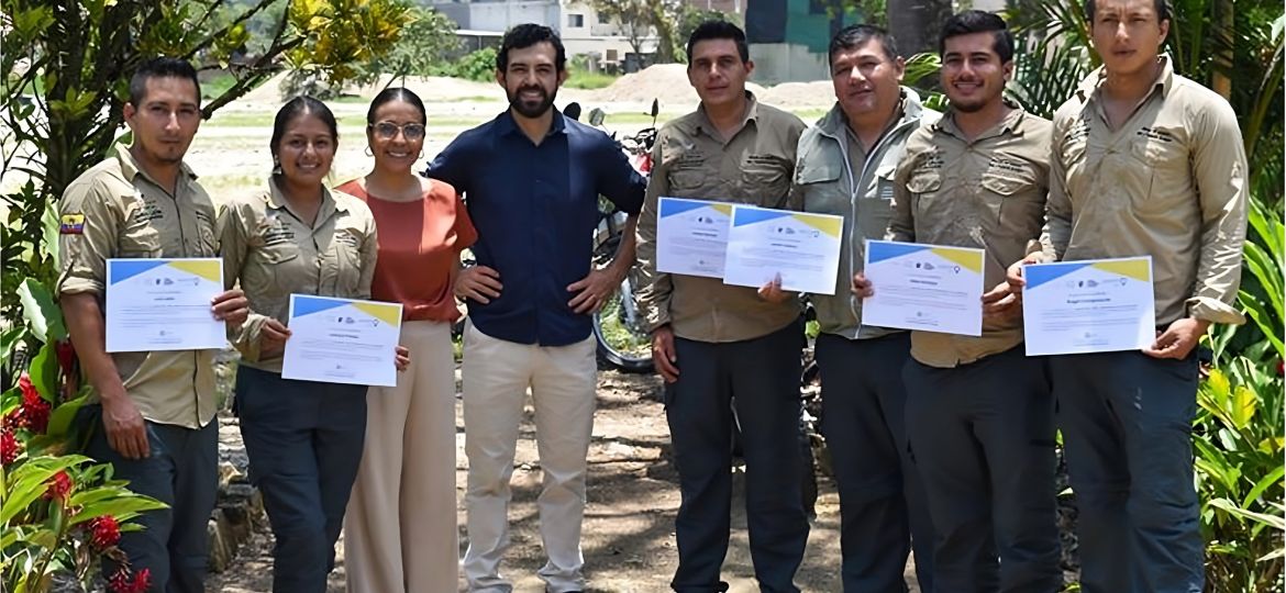 Fortalecimiento-de-capacidades-del-equipo-de-guardaparques-en-biomonitoreo-de-ecosistemas-acuaticos.